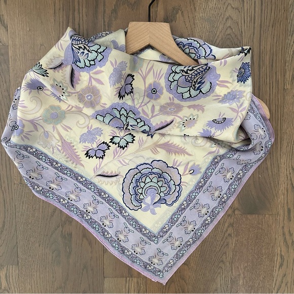 Oscar de la Renta Accessories - Oscar de la Renta Floral and Paisley 100% Silk Square Scarf Lavender Cream 30"sq